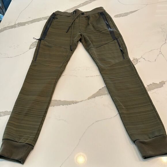 RK7 Green & Black Sweatpants. Small. 4 pockets on the front. 1 back pocket. - Picture 1 of 4